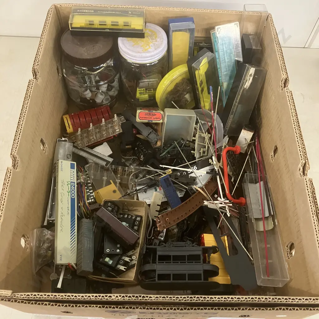 Box Lot Assorted Model Railway Items Etc Image 1++