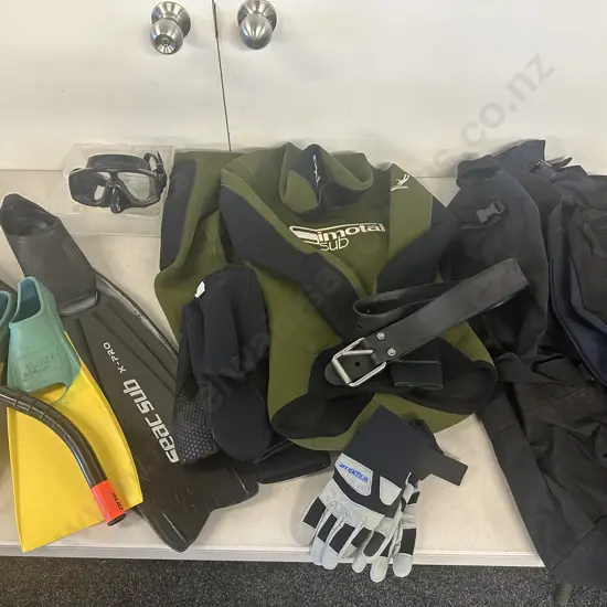 Selection Of Dive Gear Including Size 46 Simtotal Sub Wet Suit, Apollo XS 36-37 Flippers,Wild Blue Googles & Gloves Etc