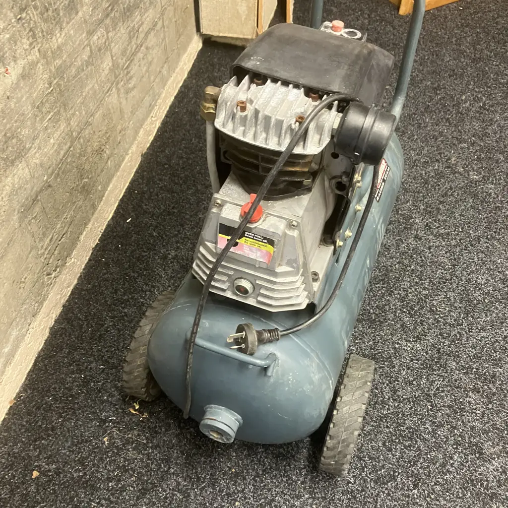 Blackridge BRC-112 Air Compressor Image 1++