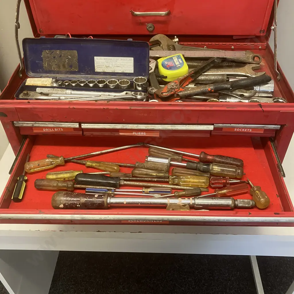 Red Steel 6 Drawer Tool Chest Full Of Tools Image 1++