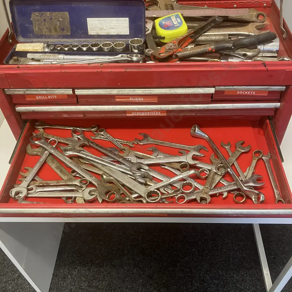 Red Steel 6 Drawer Tool Chest Full Of Tools Image 1++