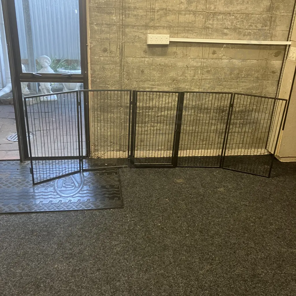 Fire Guard. 226cm, Hinged Image 1++