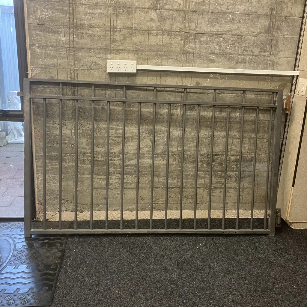 Pair of Gates - 107 x 185cm & 95 x 91cm Image 1++
