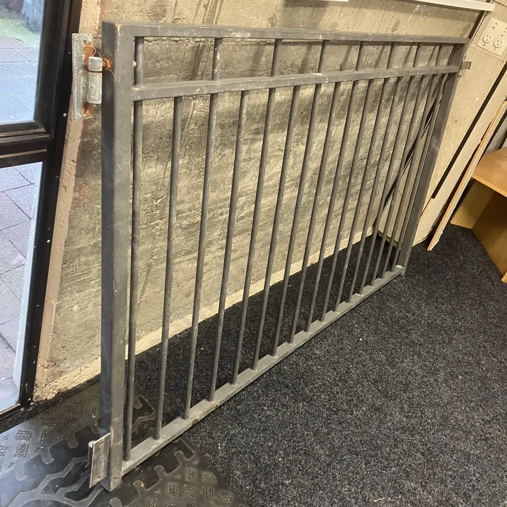 Pair of Gates - 107 x 185cm & 95 x 91cm Image 1++