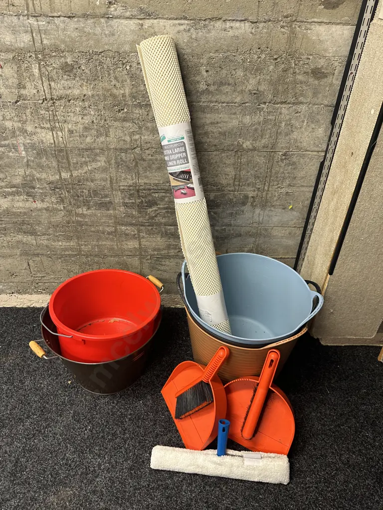 Plastic Handled Bins, Bucket, Brush & Shovels, Gripper Liner Roll Image 1++