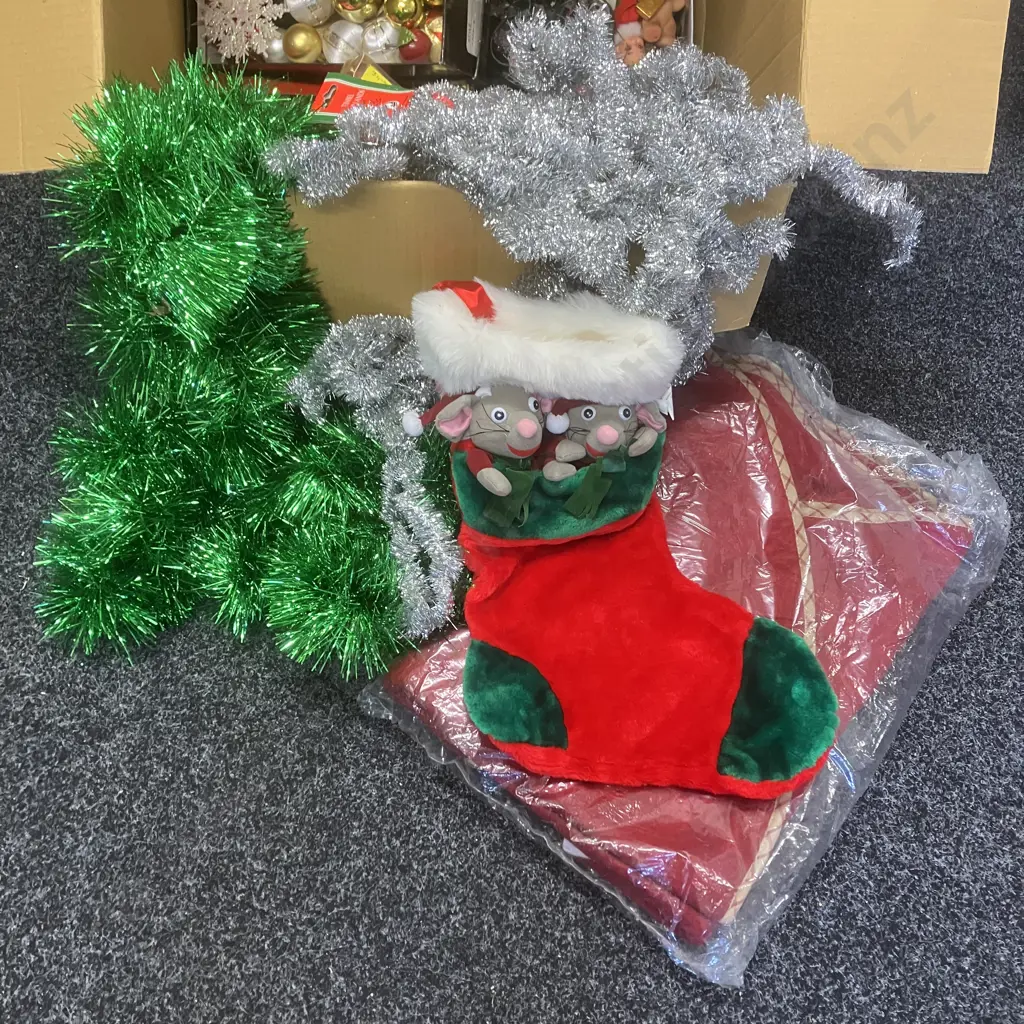 Assorted Christmas Items Image 1++