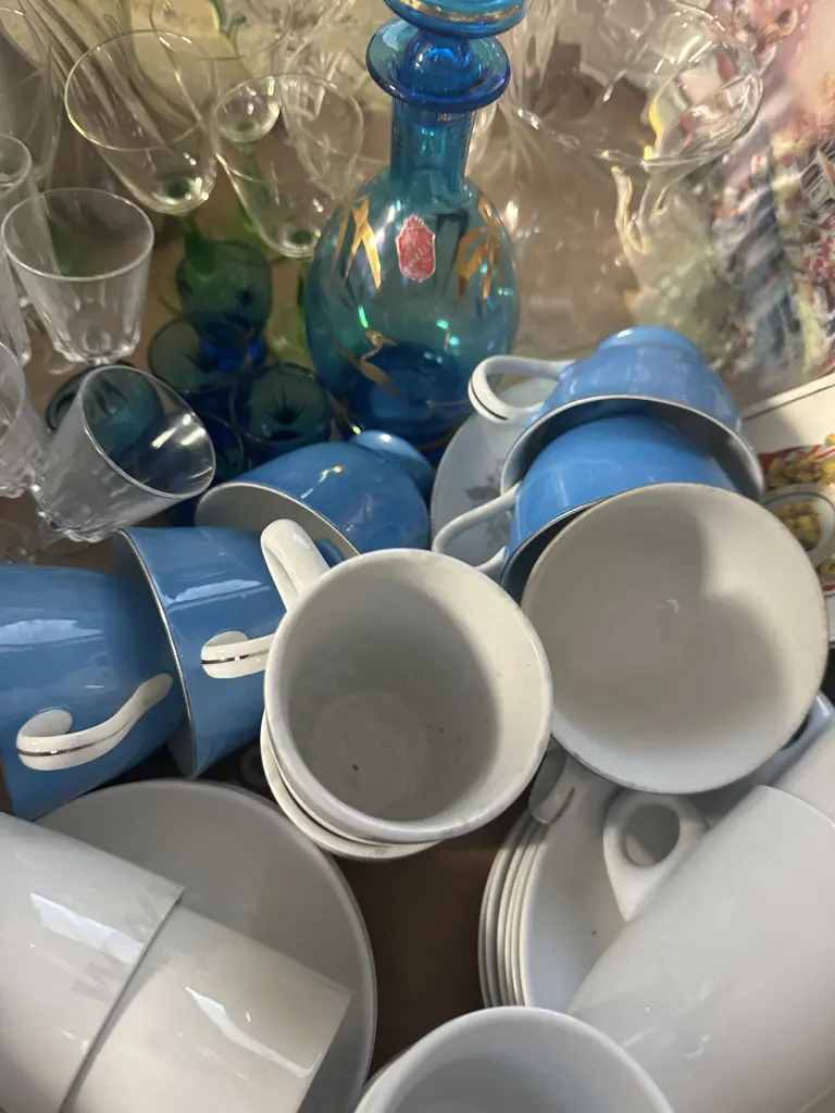 Selection Of Vintage Glass & Crockery Image 1++