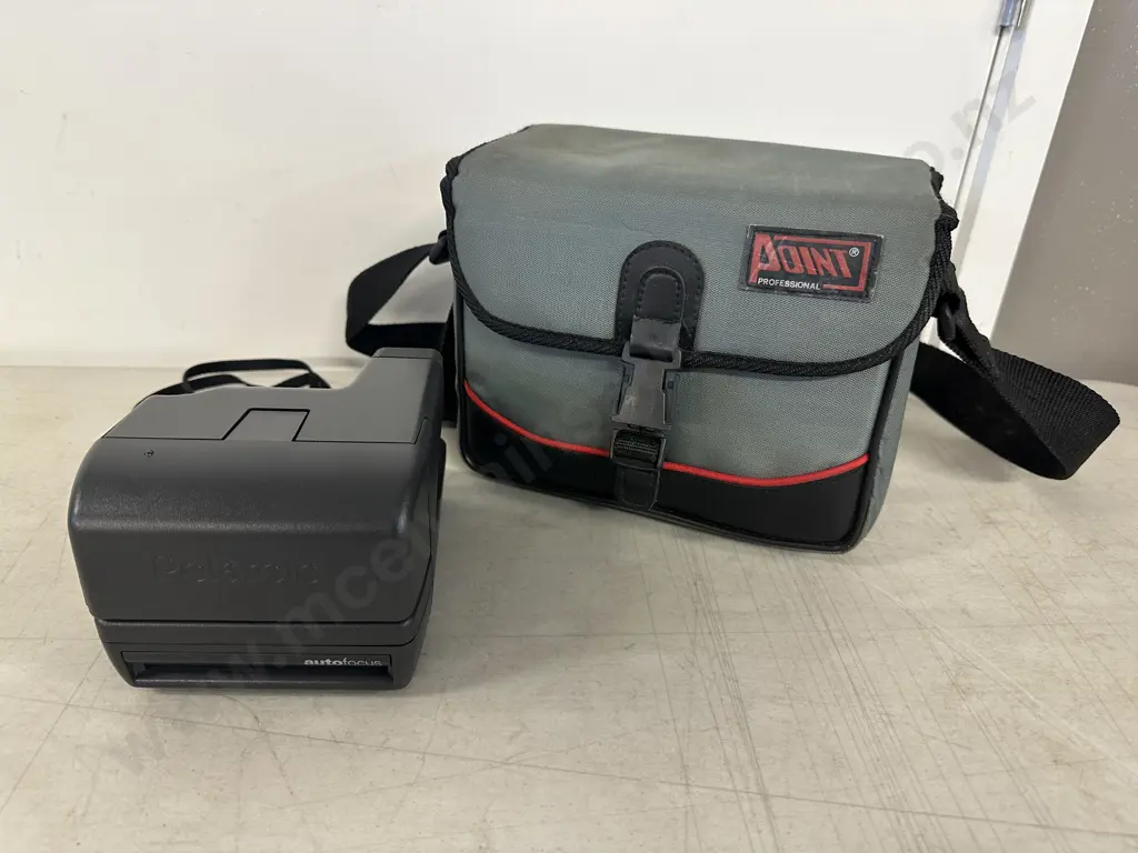 Vintage Polaroid Auto Focus Camera & Point Professional Case Image 1++