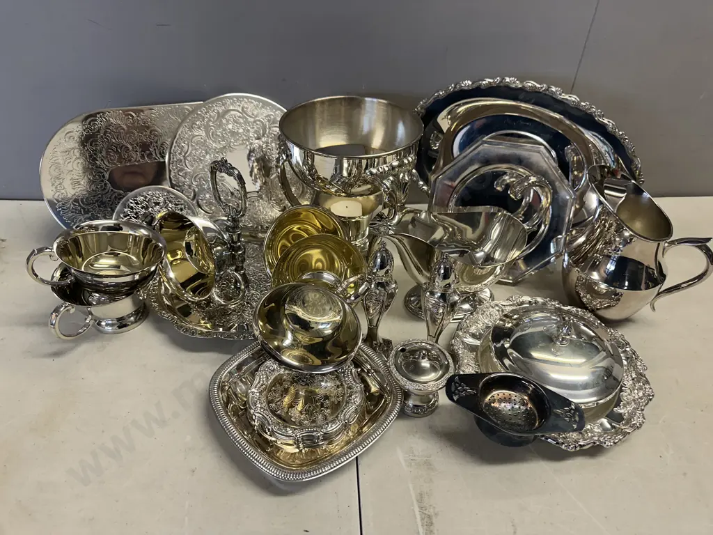 Large Selection Of Vintage Silverware Items Including Coasters, Salt & Pepper Shakers Etc Image 1++