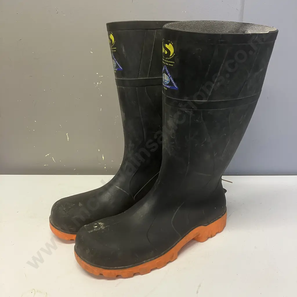 Bata Industrials SRA Gumboots Size 10 Image 1++