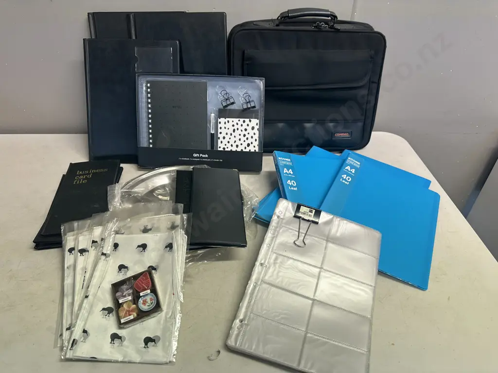 Compaq Laptop Bag, Business Card Files Etc Image 1++