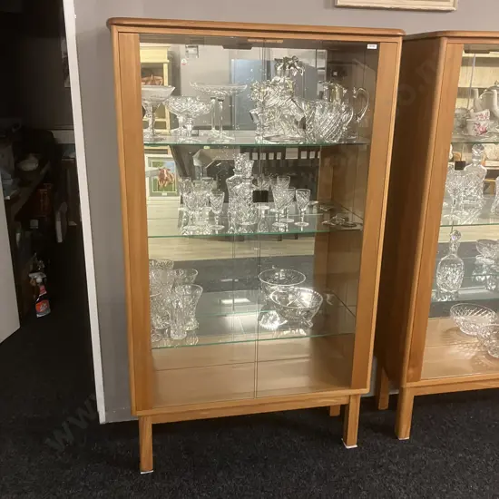 Rimu Double Glass Door Display Cabinet, Mirror Backed, 3 Adjustable Glass Shelves. H156 W93 D30cm