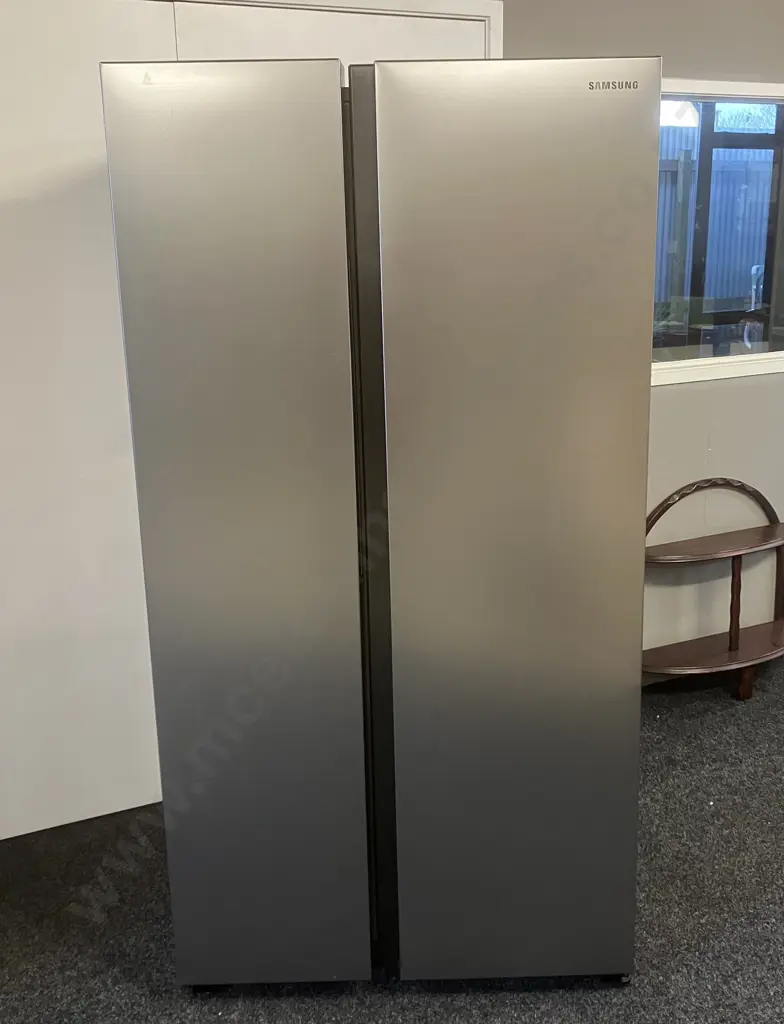 Samsung 655Litre Side By Side Fridge Freezer In Gentle Silver Matt Finish, Model SRS694NLS - (02 / 2022) Image 1++