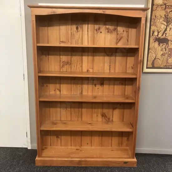 Cornwall Country Bookcase, 4 Shelves, Tongue & Groove Back. H180 W122 D29cm (Missing a Knob)