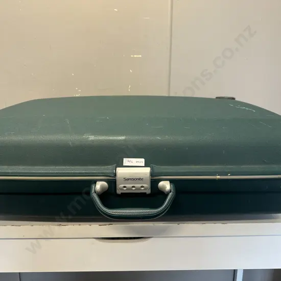 Samsonite Hard Case Suitcase Green Two Wheel 60x73cm. Code 736