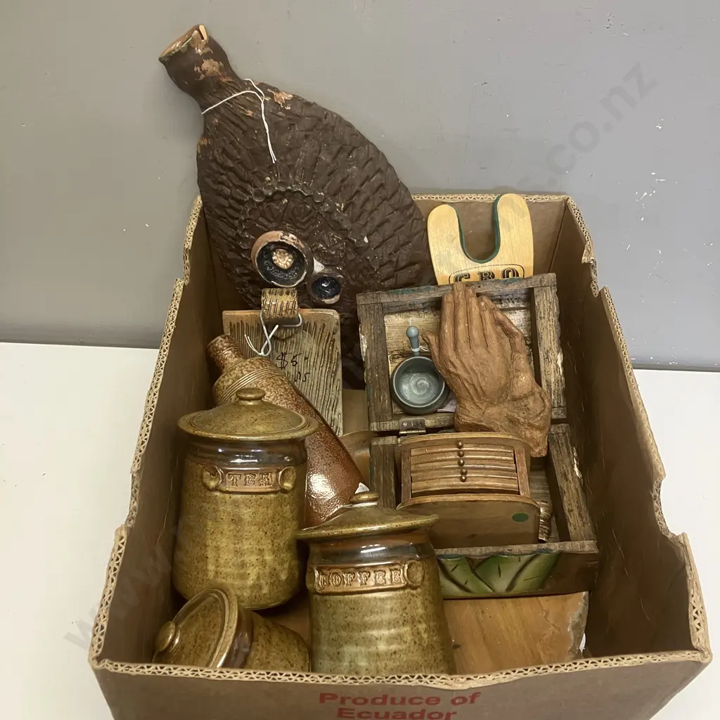 Box Lot Pottery & Wooden Ware Image 1++