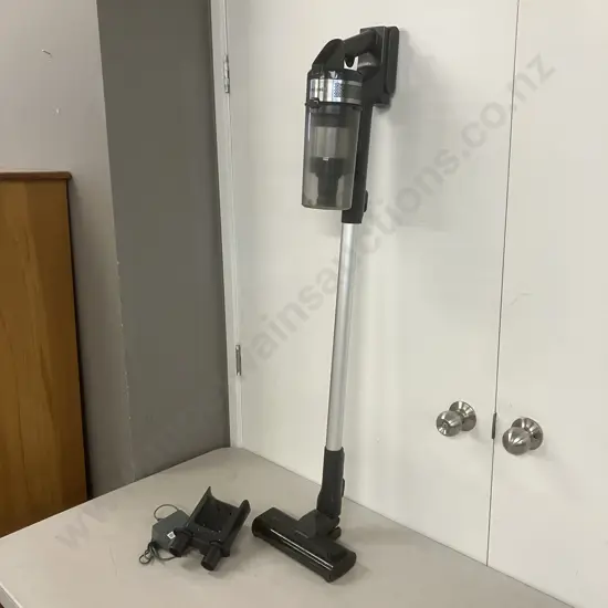 Samsung 150W Jet™60 Stick Vacuum Cleaner - Model VS15A6031M5 With Charger