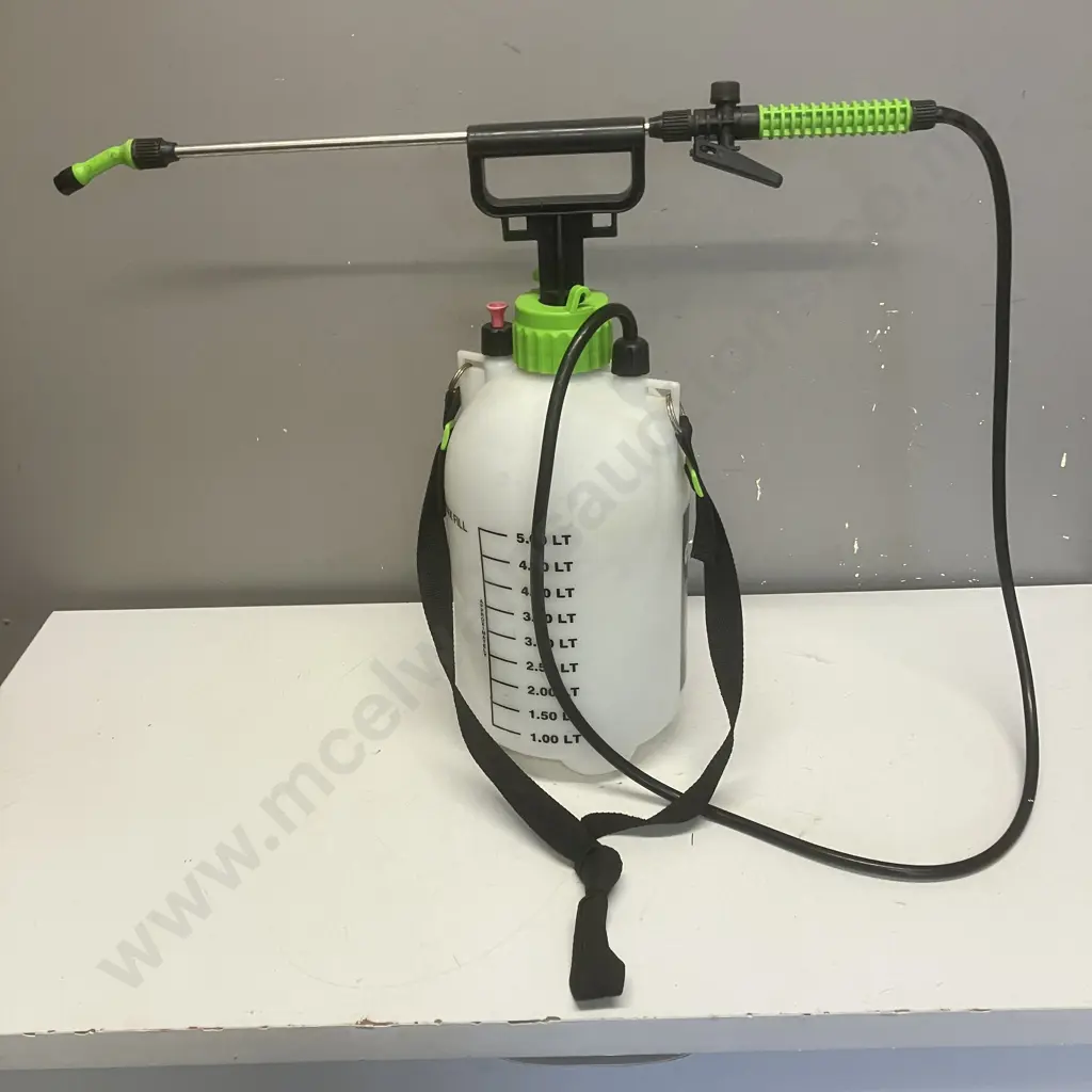 Number 8 Five Litre Pressure Sprayer Image 1++
