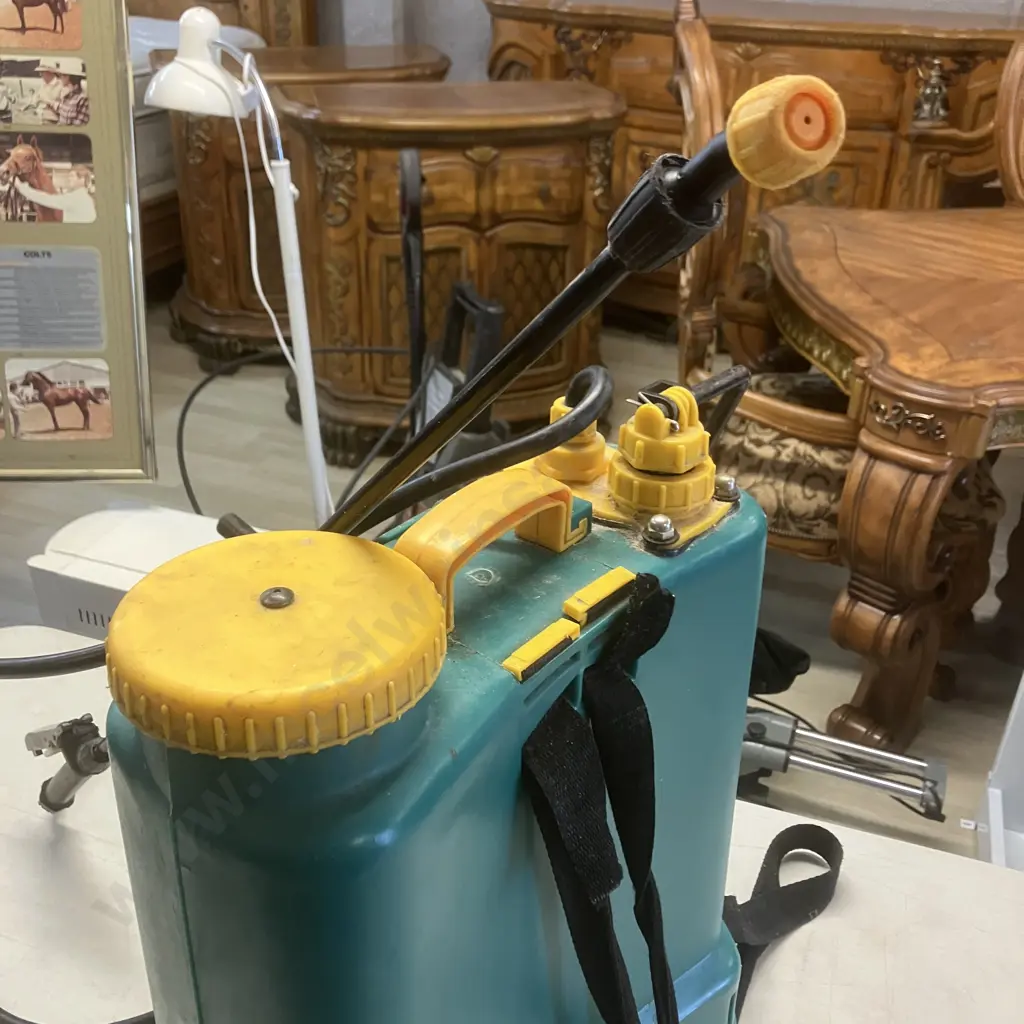 Knapsack Sprayer Image 1++