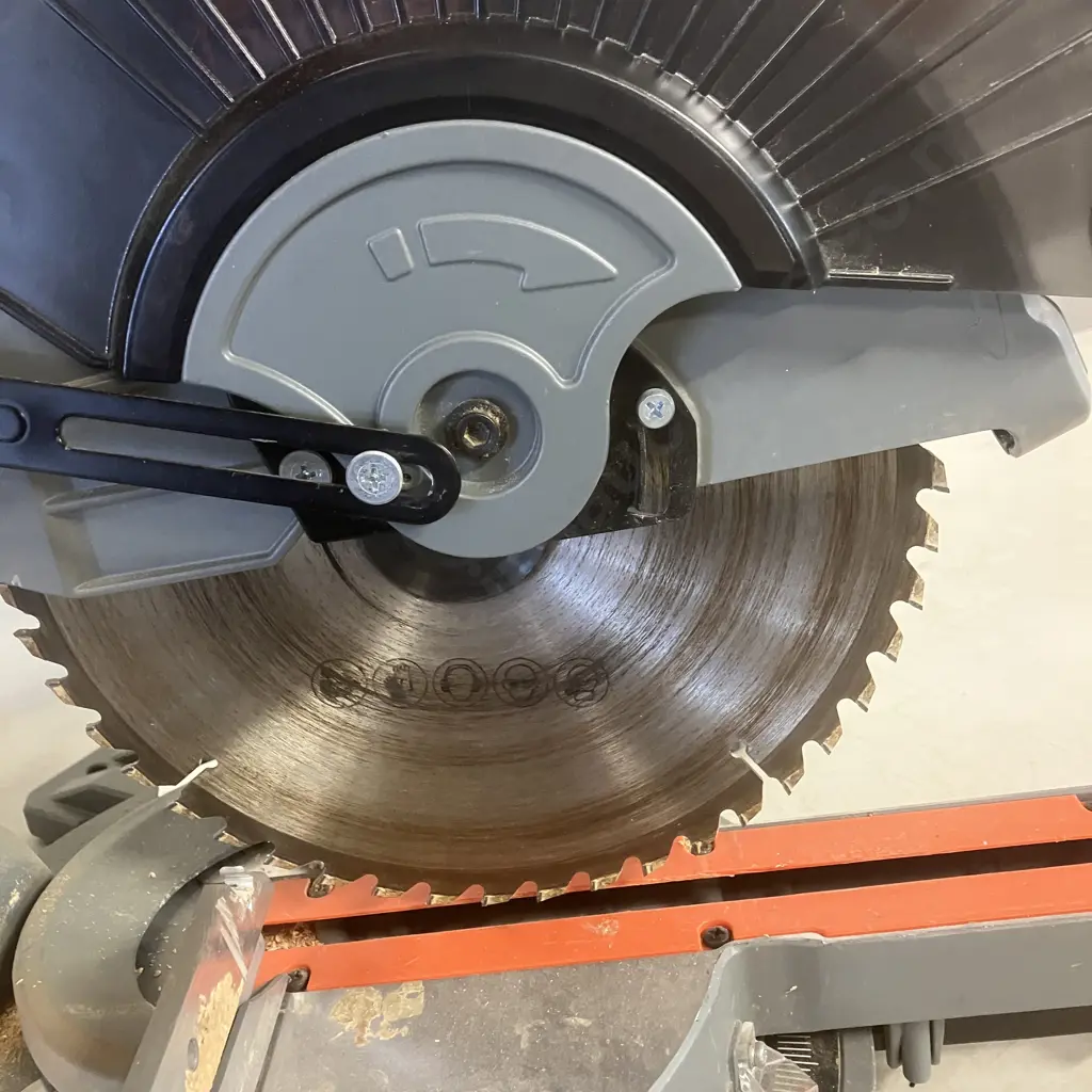 Black + Decker BES710-XE 2100W 254mm Single Bevel Slide Mitre Saw Image 1++
