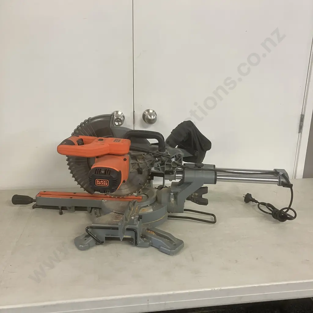 Black + Decker BES710-XE 2100W 254mm Single Bevel Slide Mitre Saw Image 1++