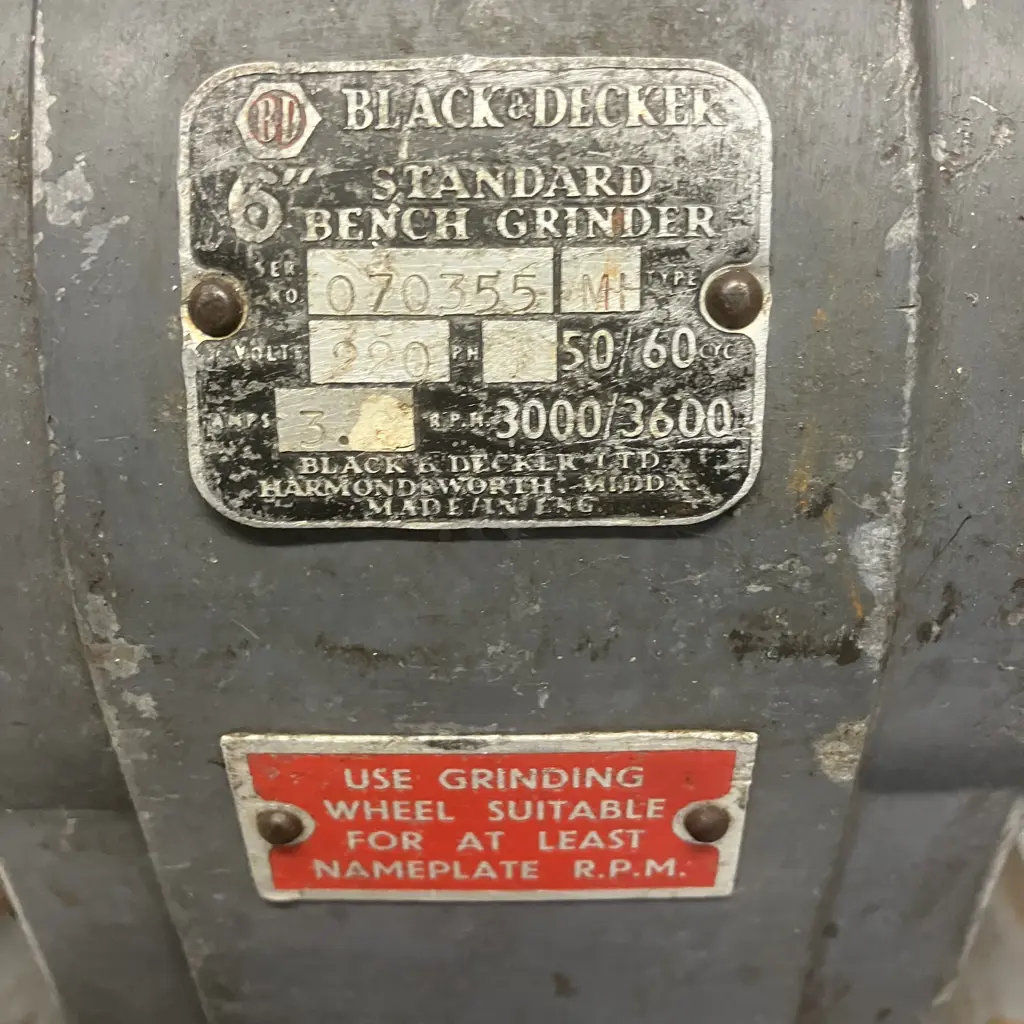 Black & Decker 6" Standard Bench Grinder Image 1++