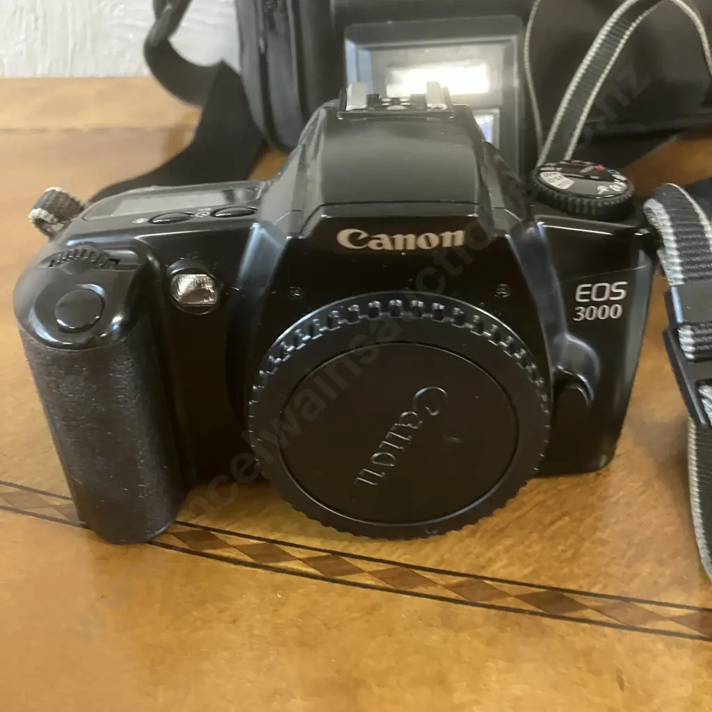 Canon EOS 3000 Autofocus SLR 35mm Film Camera with Canon Zoom Lenses EF 75-300 f1.4-5.6 & EF 28-80 f/3.5-5.6, Canon Bag Image 1++