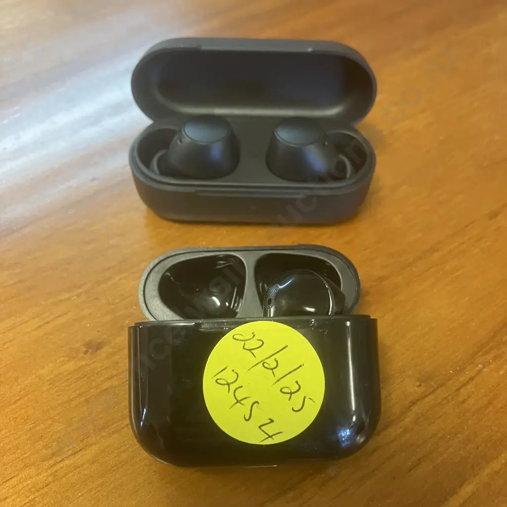 Sony YY2982 Ear Buds With Charging Case & Anko Model 43243273 Single Ear Pod With Charging Case Image 1++