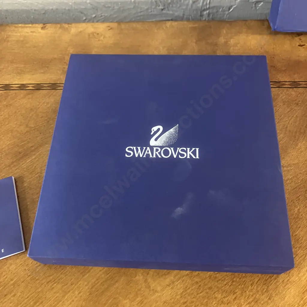 Swarovski Crystal Leaves Necklace, Boxed With Paperwork # 697376 (Neck 38cm) Image 1++