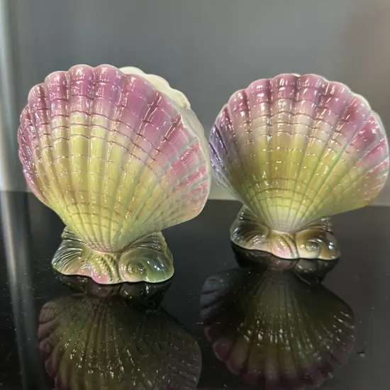 Vintage Ceramic Scallop Shell Vases Transitions From Pink To Green H13cm.