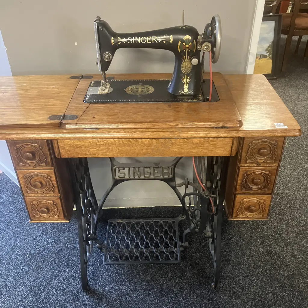 1917 Singer Model No 66K Treadle Sewing Machine With Accessories,  #F7594945 - Kilbowie, Clydebank, Scotland Image 1++