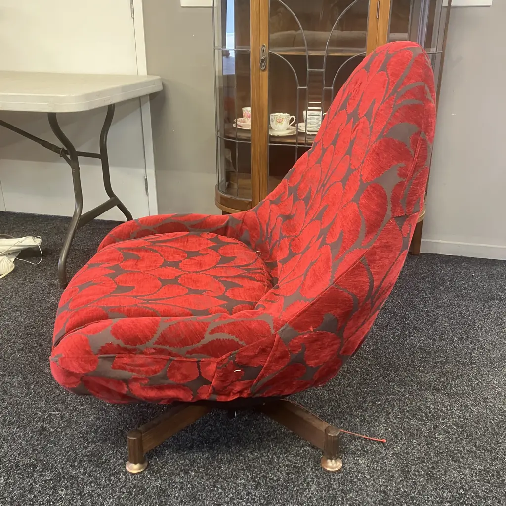 Mid Century Swivel Egg Chair With Adjustable Feet Image 1++