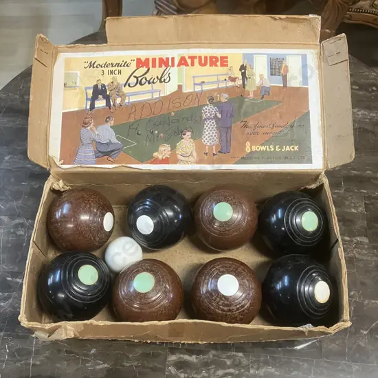 Vintage "Modernite" Miniature 3 inch Bowls With Original Box. Made by Modern Plastics (NZ) Ltd