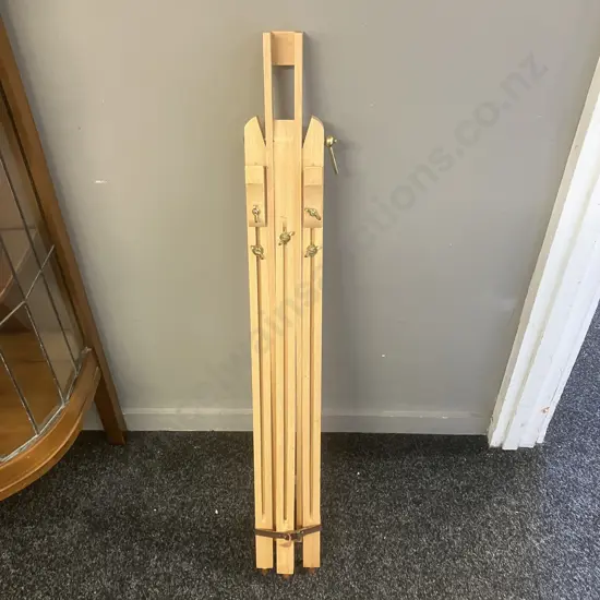 French Country & Bourgeois France Portable Beechwood Travel Easel