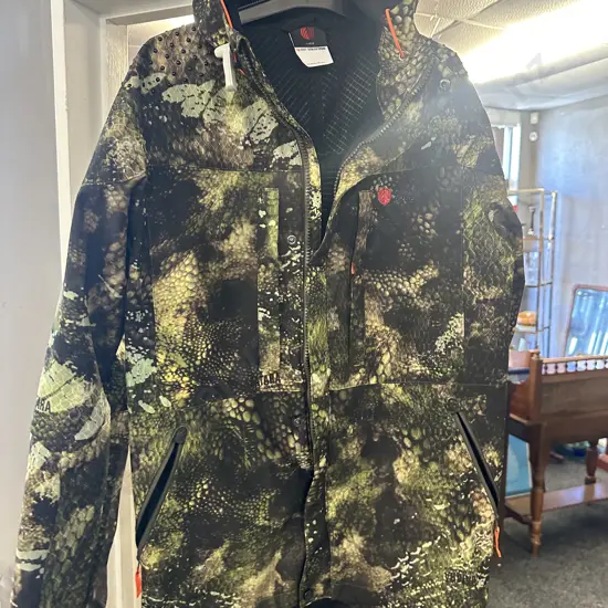 Stoney Creek Frostline Jacket Size Large (Has Security Tag Attached)