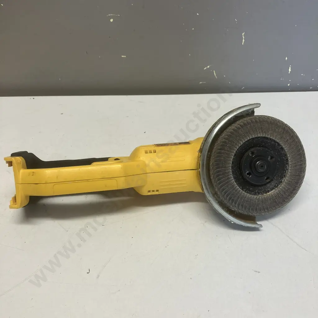 DeWalt 18V Cordless Cut Off Tool Skin Only Image 1++