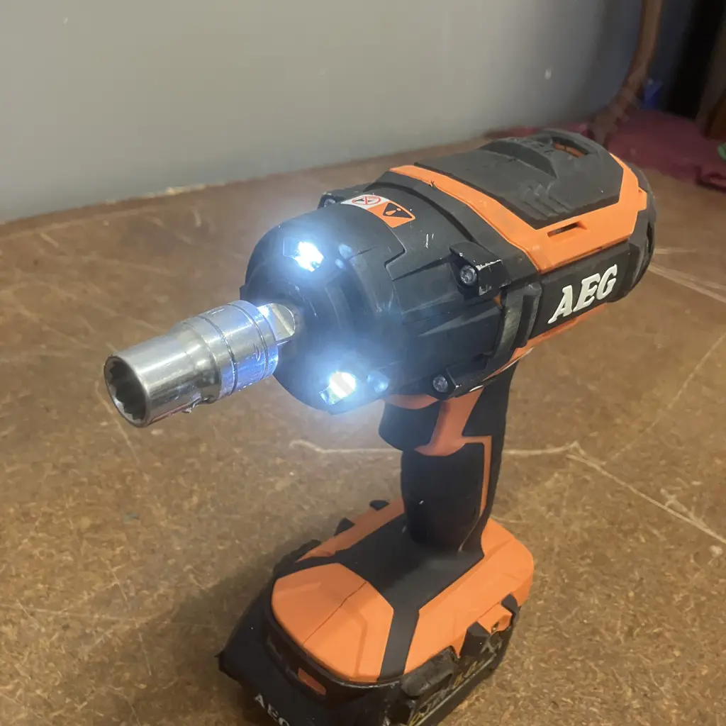 AEG 18V Brushless Limited Edition Ratchet Gun With 6.0Ah Battery (No Charger) Image 1++