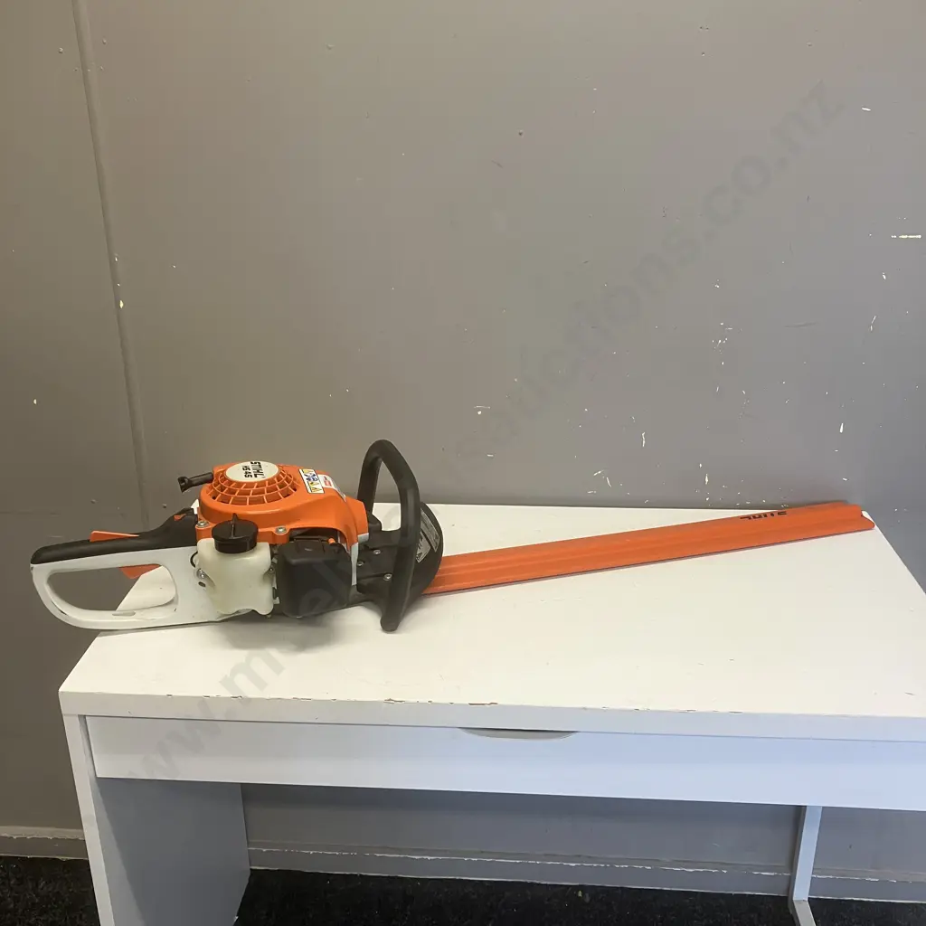 Stihl HS45 Petrol Hedge Trimmer Image 1++