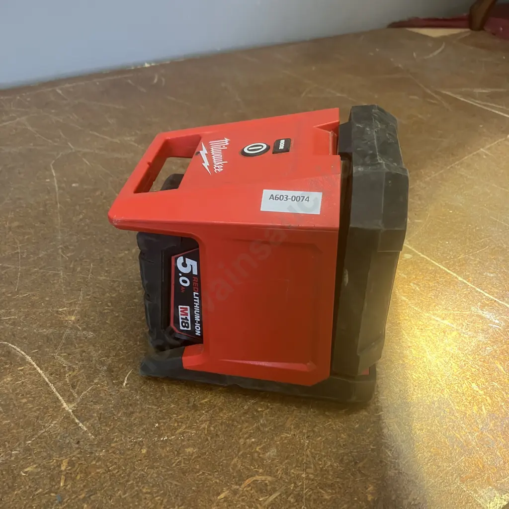 Milwaukee M18 Worklight With 5.0Ah Battery (No Charger) Image 1++