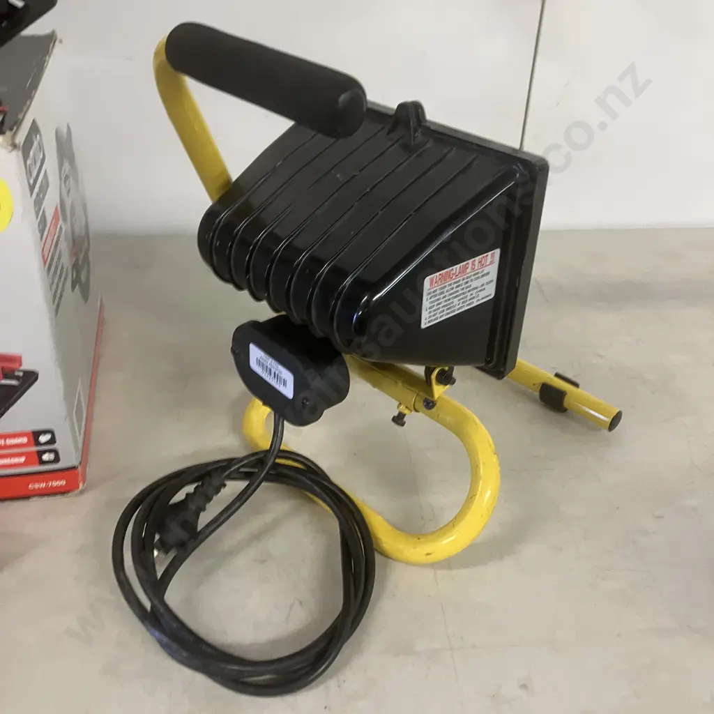 Ozito 1885mm 1300W Circular Saw & Halogen Work-Lite Image 1++