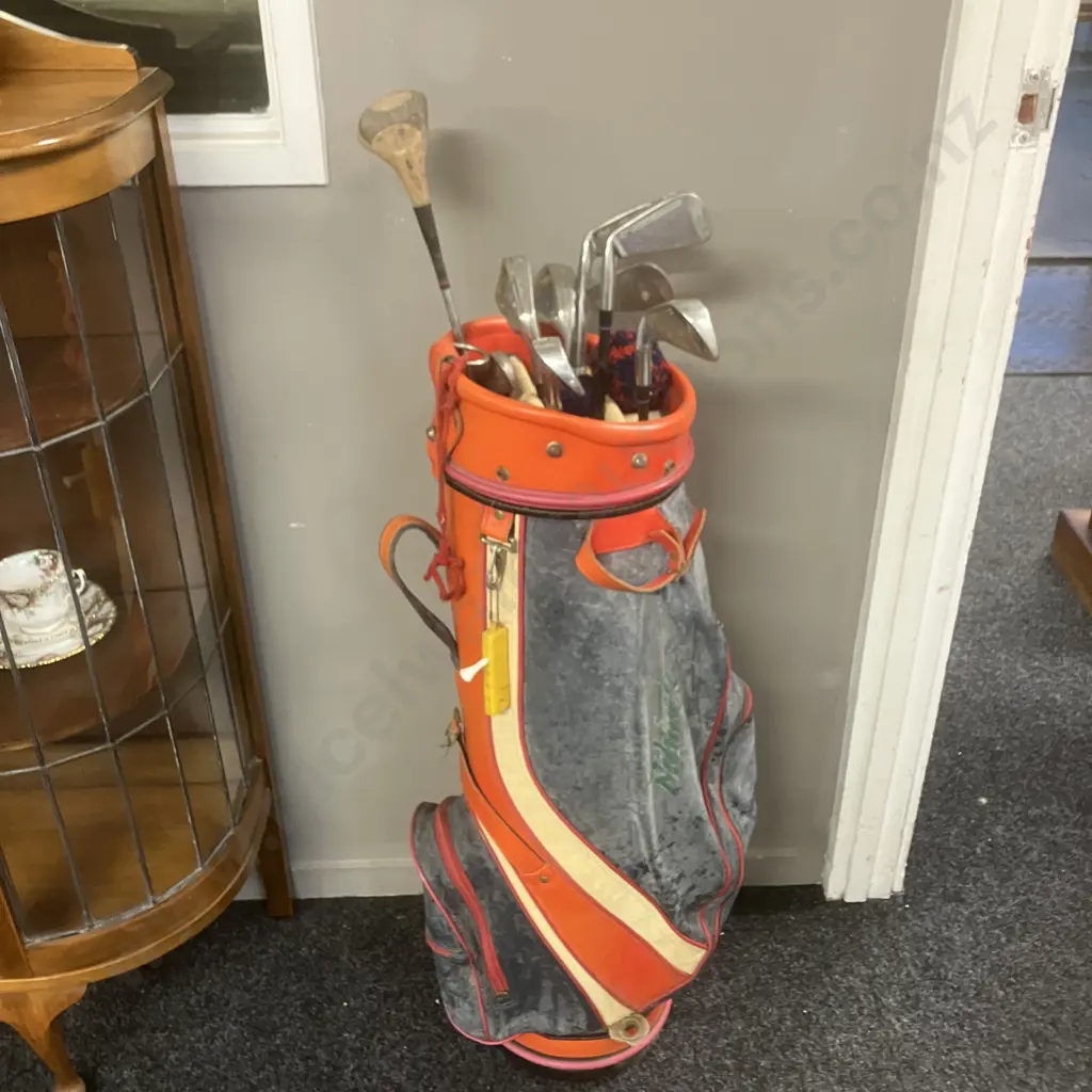 Vintage Golf Clubs & Golf Bag Image 1++