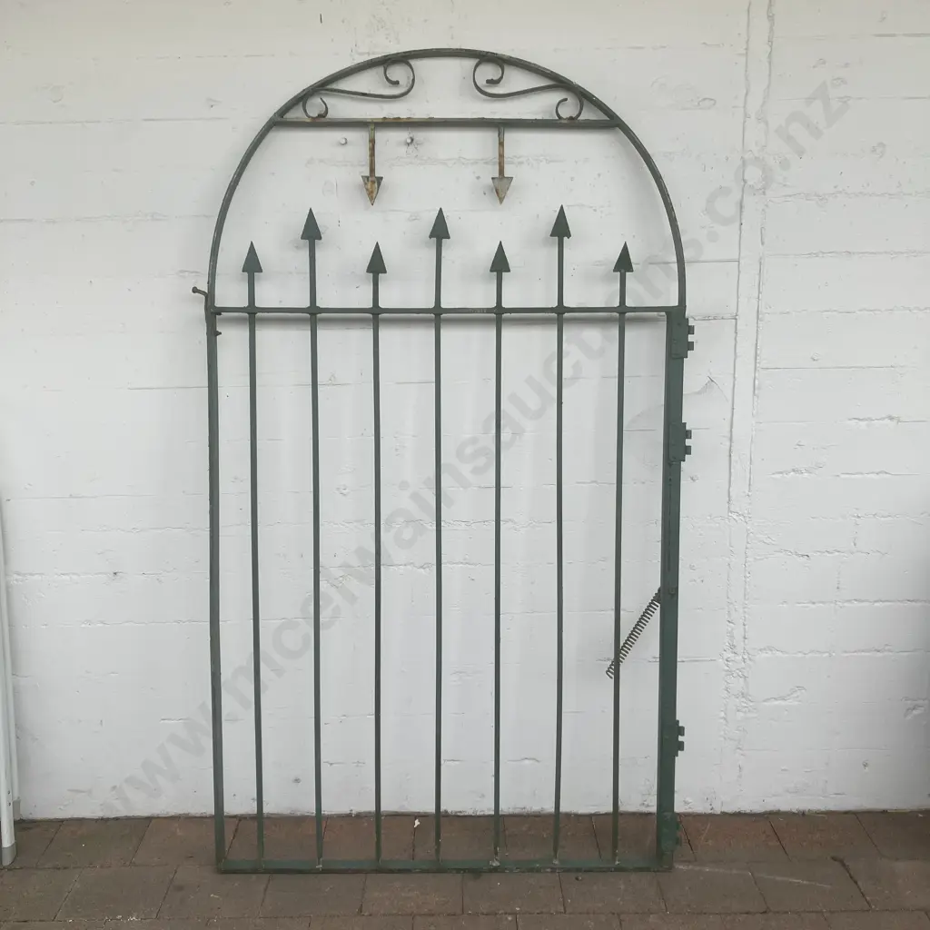 Steel Arched Top Gate With Arrow Point Finials. 192 x 110cm Image 1++