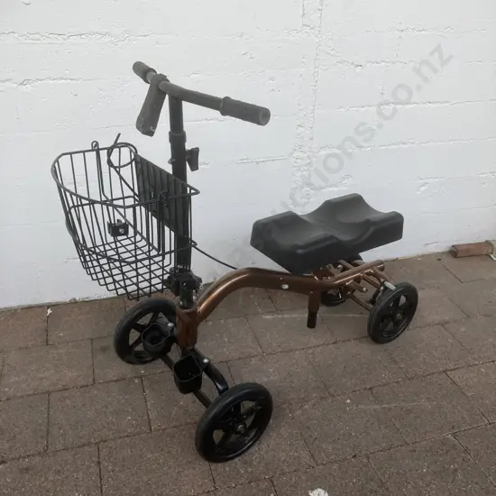 Freiheit Knee Walker With Crutch Holders