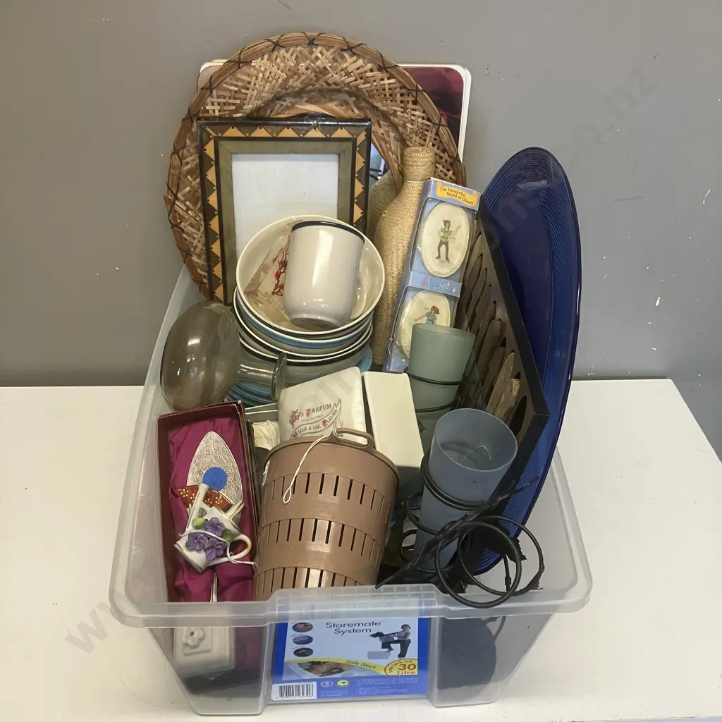 Lidded Plastic Starmade Storage Bin, Vintage Items, Silverware, Retro Cutlery Set, Chine Etc Image 1++