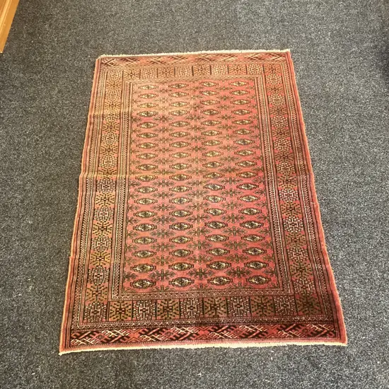 Vintage Persian Rug. 160 x 107cm