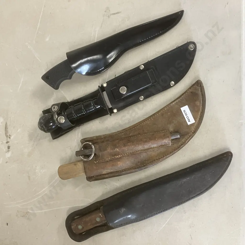 Lot of Four Knives With Sheaths Image 1++
