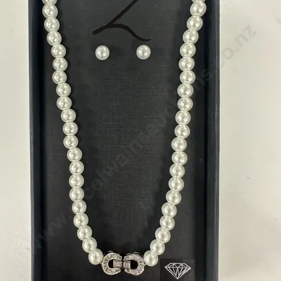 Lovisa Necklace & Earrings