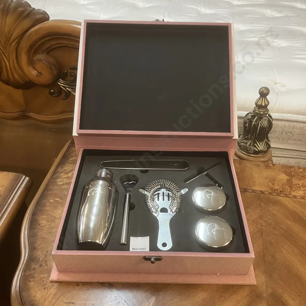 Vintage Rare Ducks Unlimited Travel Bar Set In Faux Book Case E. E. Johnson Whistling Wings Image 1++