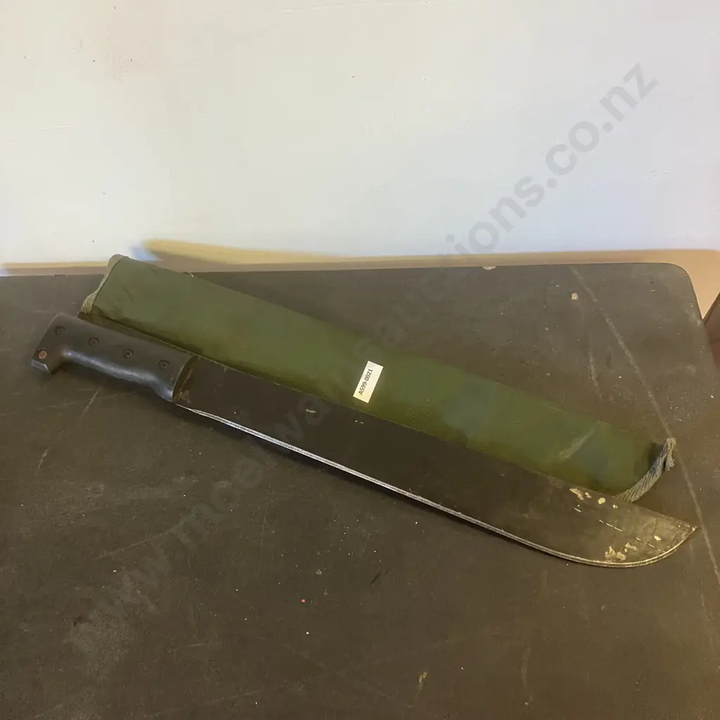 Machete In Green Case Image 1++