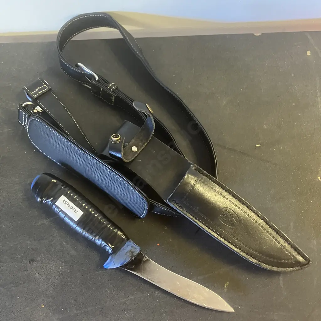 Hunting Knife With Belt Image 1++